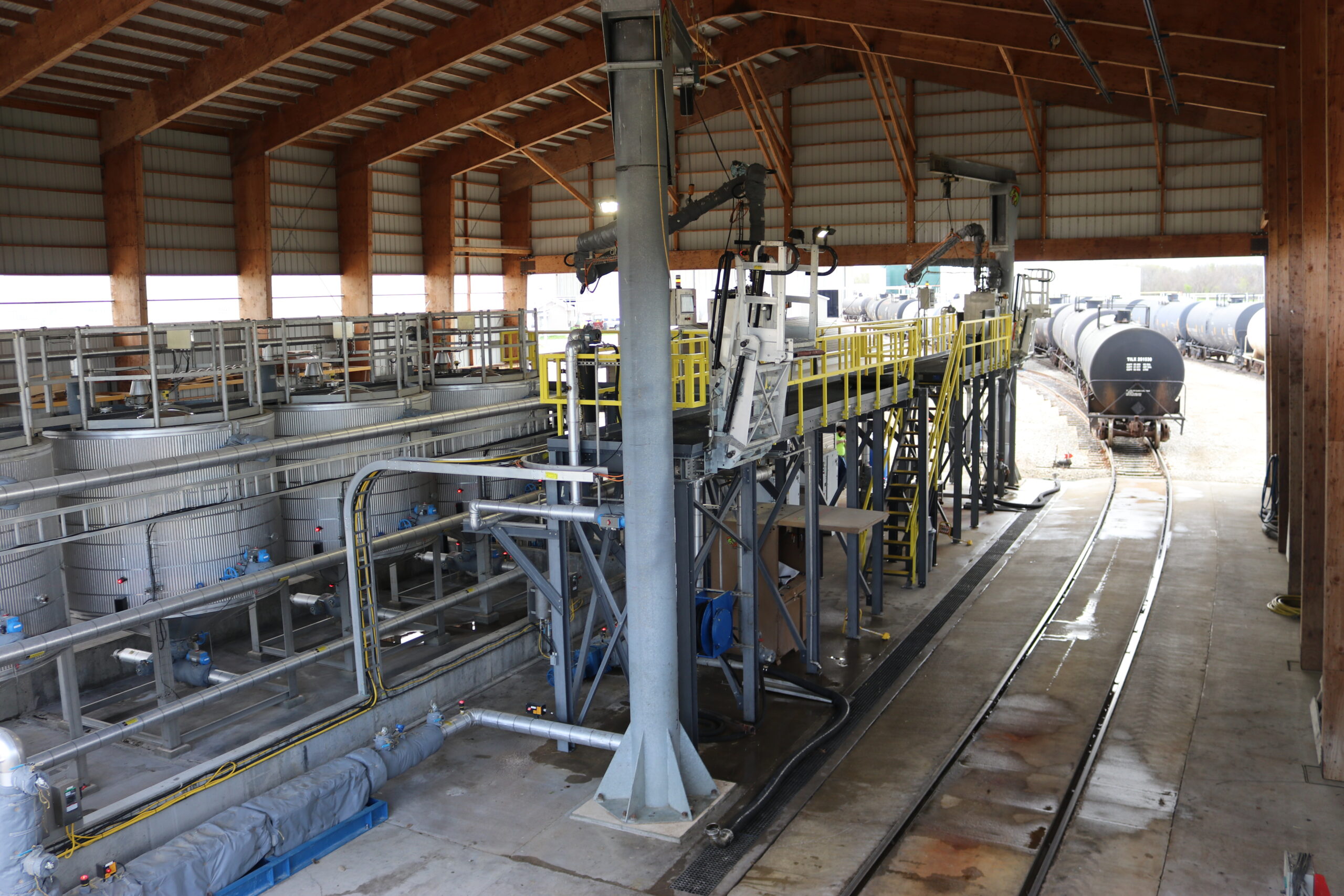 Raptor® Tank Cleaning System preparing to clean a railcar tank